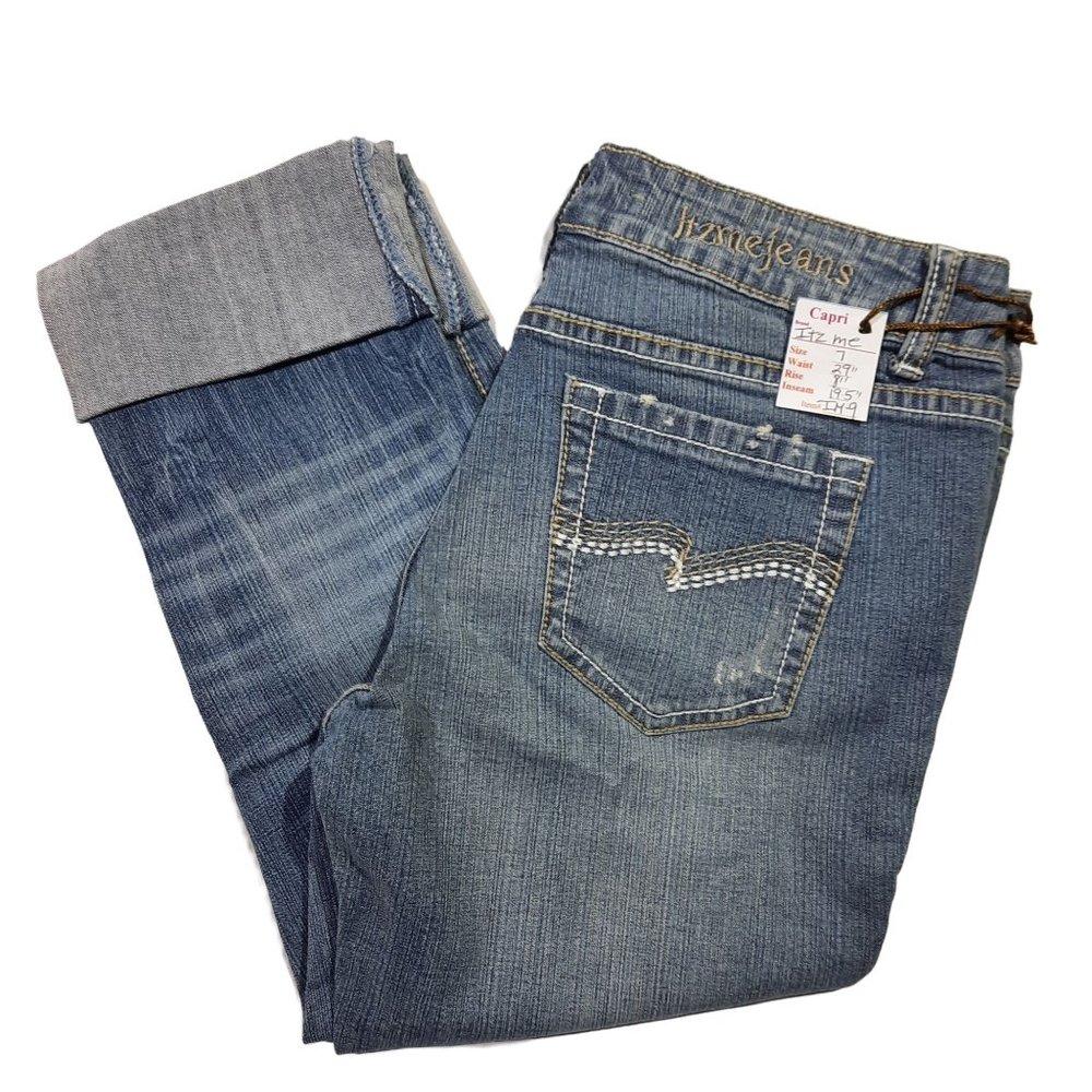 NWT Women's Tattered Style Capri Jeans Size 7